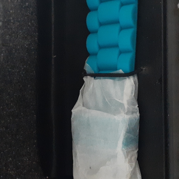 GOSSIP TURQUOISE SILICONE STRAP WATCH - Picture 2 of 7